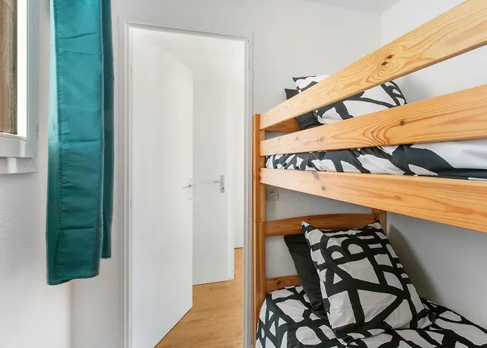 Appartement T3 terrasse vue sur mer, piscine, parking, wifi et clim